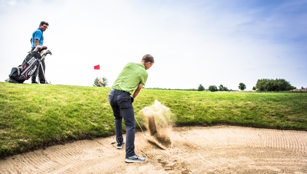 Gra w golfa w klubie golfowym Fleesensee // © Golf Fleesensee Gra w golfa w klubie golfowym Fleesensee // © Golf Fleesensee