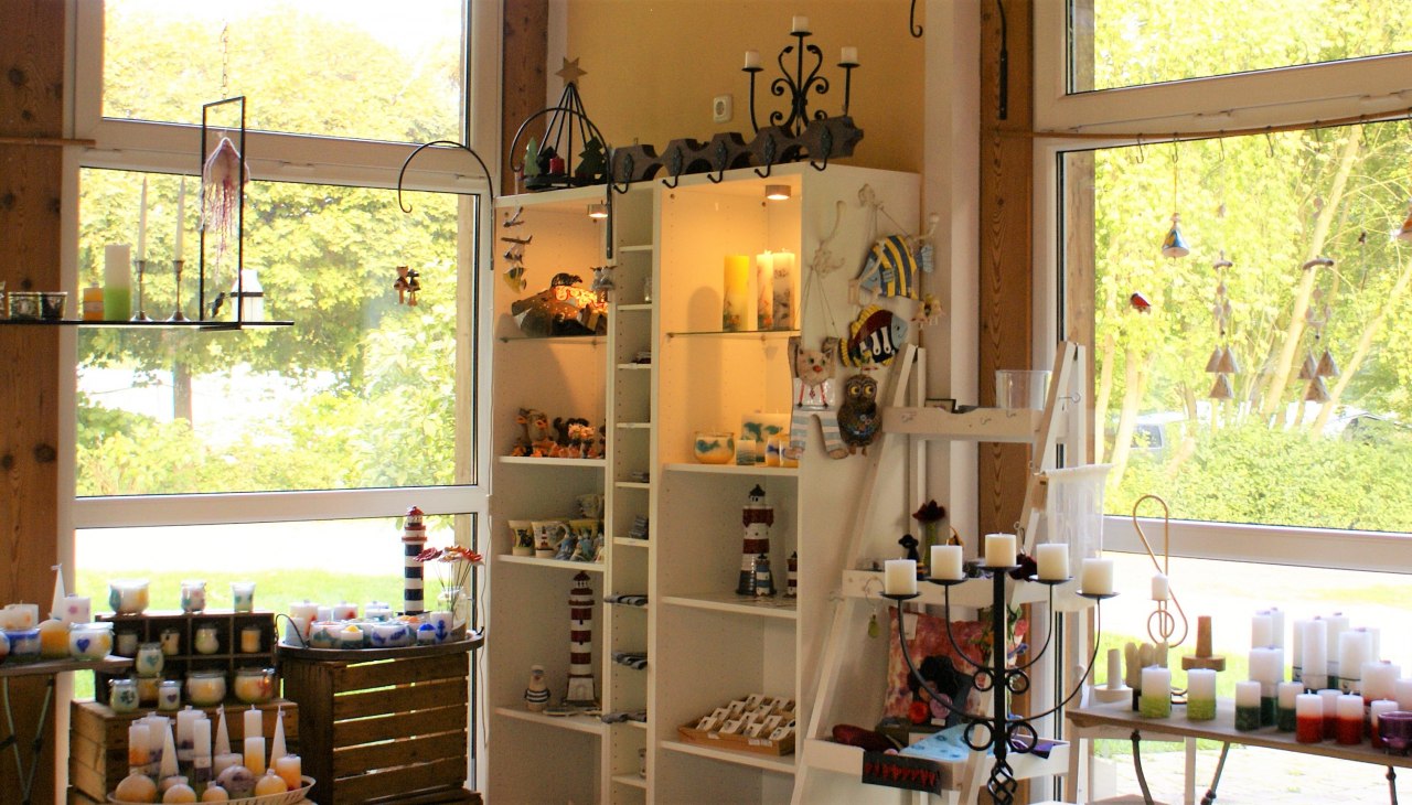 Wax workshop with candles and artworks of regional craftsmen, © Ferienpark Seehof Wax workshop with candles and artworks of regional craftsmen, © Ferienpark Seehof