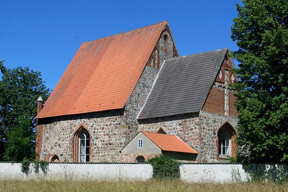 Buitenaanzicht van de kerk van Stoltenhagen, © Sabrina Wittkopf-Schade