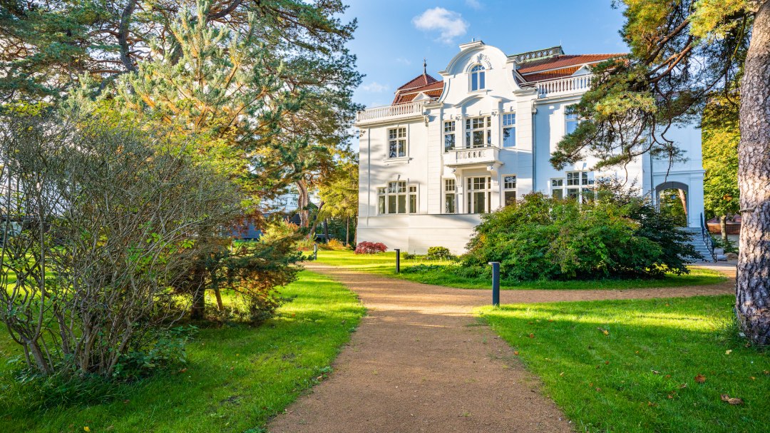 Zabytkowe wille z 7 designerskimi pokojami bezpośrednio przy plaży nad Morzem Bałtyckim, © pineblue