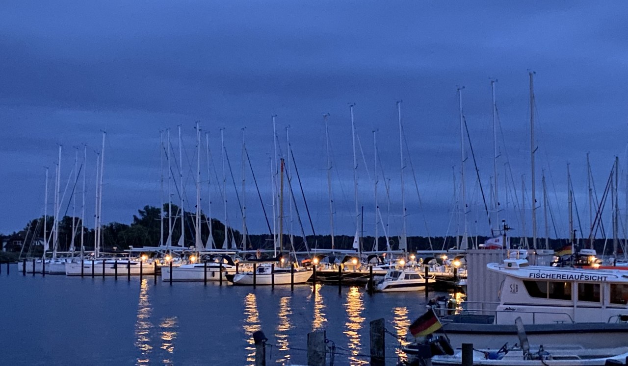 Evening atmosphere in the marina, &copy; byc