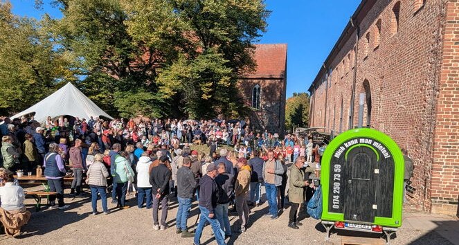 Dansvoorstellingen, culinaire hoogstandjes en entertainment in het klooster van Zarrentin // © Archiv: Stadt Zarrentin Dansvoorstellingen, culinaire hoogstandjes en entertainment in het klooster van Zarrentin // © Archiv: Stadt Zarrentin