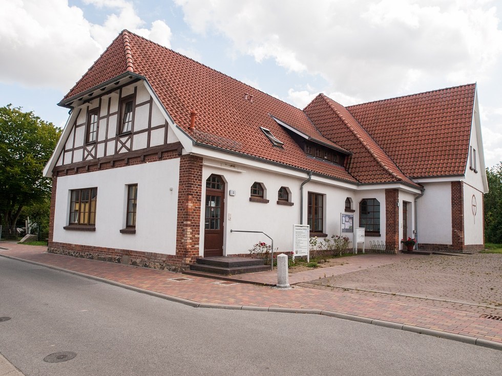 Op de foto zie je het gemeenschapscentrum met de Heimatstube. // © Frank Burger Op de foto zie je het gemeenschapscentrum met de Heimatstube. // © Frank Burger