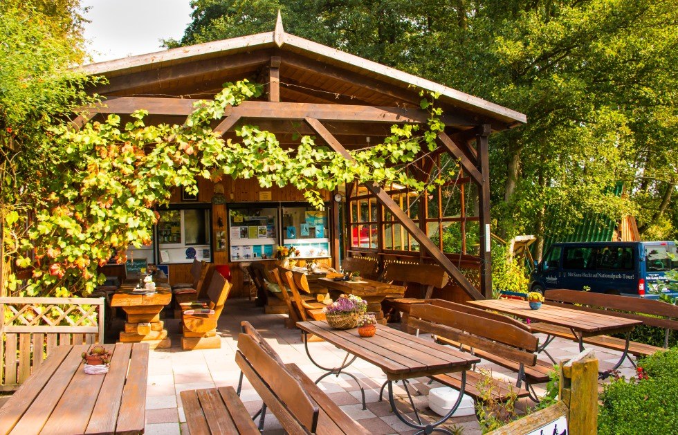 enjoy delicious fried potatoes on our lakeside terrace // © Ingo Hecht enjoy delicious fried potatoes on our lakeside terrace // © Ingo Hecht