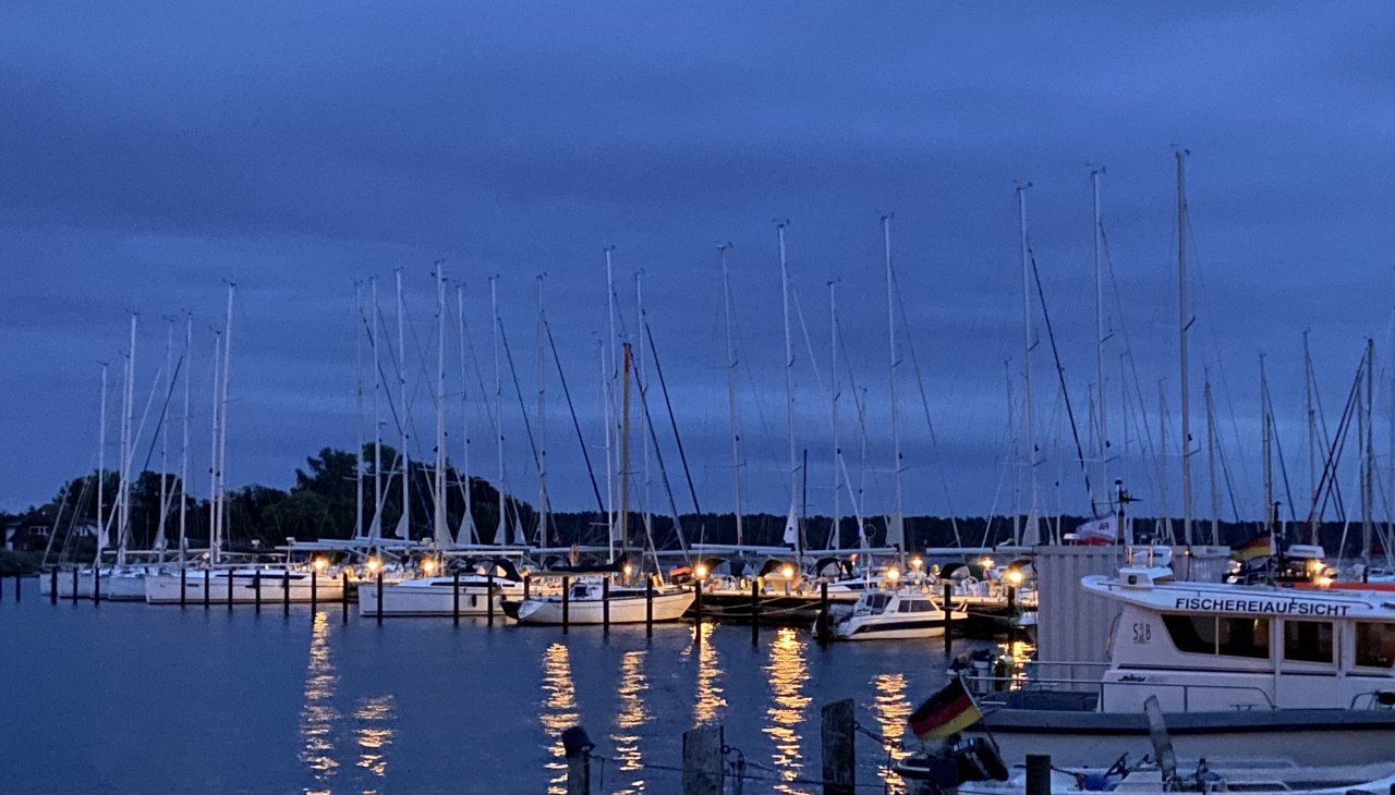 Evening atmosphere in the marina, &copy; byc
