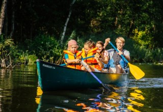 An die Paddel, fertig Spa&szlig; - in der Mecklenburgischen Seenplatte wird das Kanufahren zum Abenteuer // &copy; MV-T/Roth