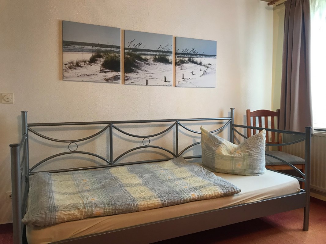 In the sheep room there is also an additional single bed, &copy; Ines Mante
