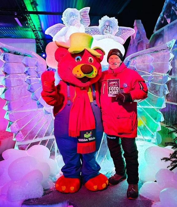 Karls Eiwelt Kalrchen und Zsolt, © Othmar Schiffer-Belz Karls Eiwelt Kalrchen und Zsolt, © Othmar Schiffer-Belz