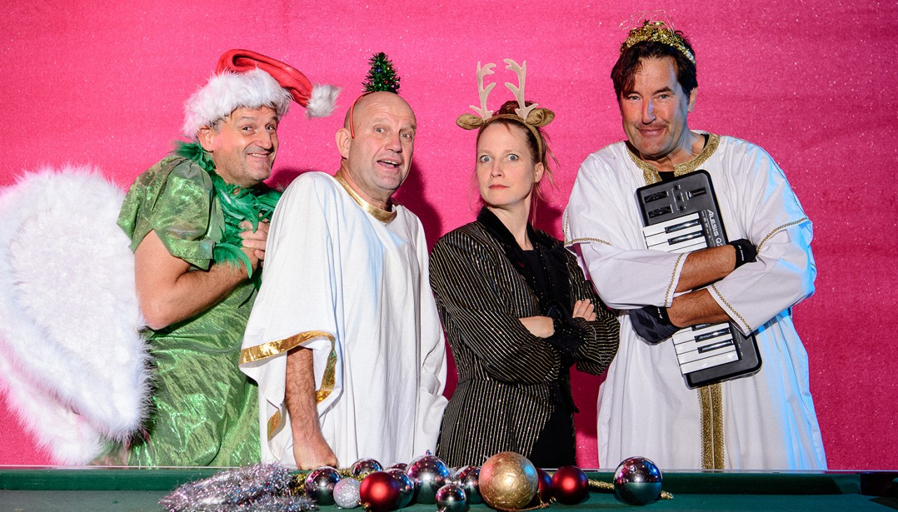 1920x833_Slider__Schoene_Bescherung_Theatre_sport_Christmas, © theater vorpommern