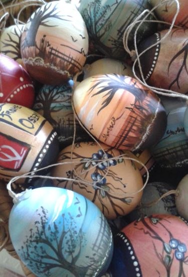 Self painted chicken eggs, © Antje Sturbeck