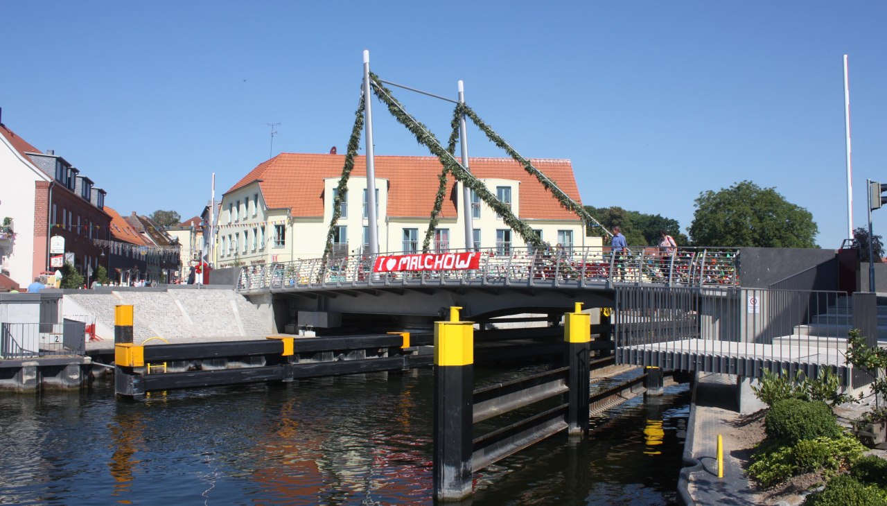 swing bridge island city Malchow, © Thomas Neske swing bridge island city Malchow, © Thomas Neske