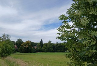 Blick zum Kloster St. J&uuml;rgen vor Rambin // &copy; Angela Pfennig