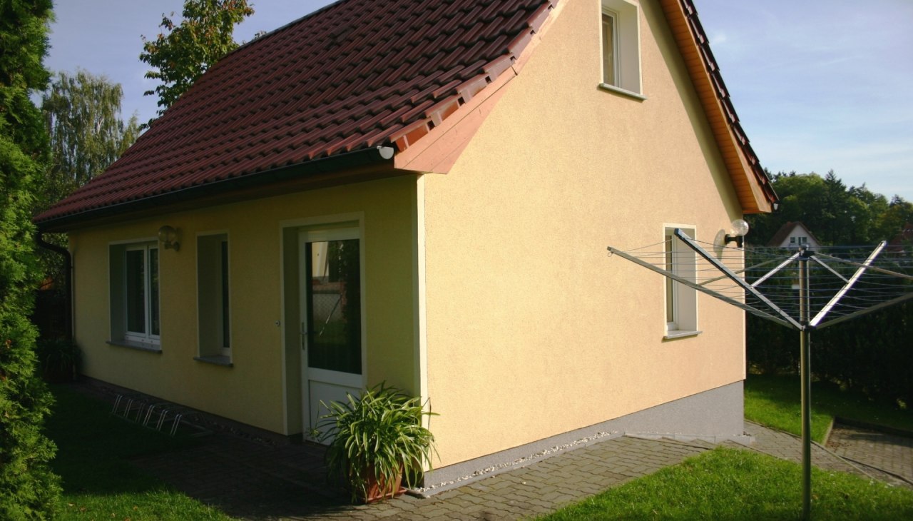 Widok na dom wakacyjny, &copy; Peter Klinger