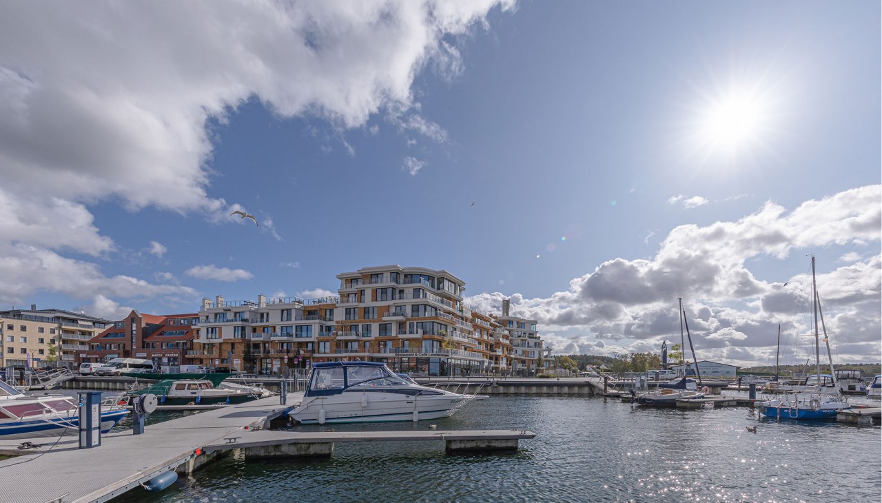 Rezydencja portowa Waren (Müritz) -
Ekskluzywna rezydencja w porcie Waren, © K&K Ferienimmobilien GmbH & Co.KG
