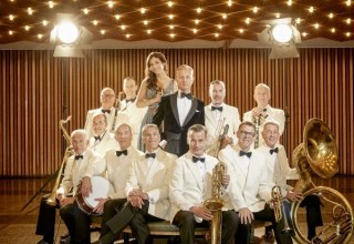 Max Raabe & the Palast Orchestra // © Gregor Hohenberg Max Raabe & the Palast Orchestra // © Gregor Hohenberg