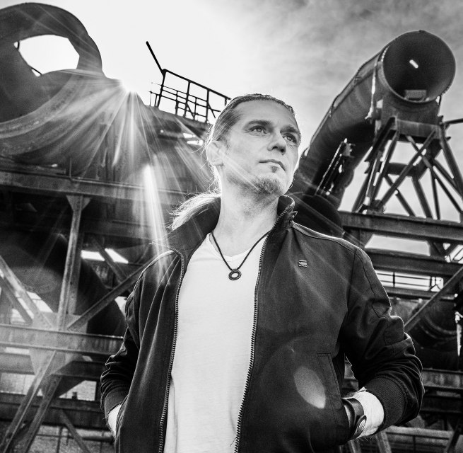 THOMAS GODOJ // &copy; Julia Scheibeck