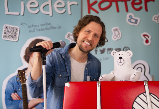 &copy; Liederkoffer_Pressebild_Frank-Ben1.png