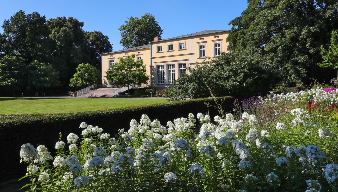 Landsdorf manor park and manor house_2, © TMV/Gohlke