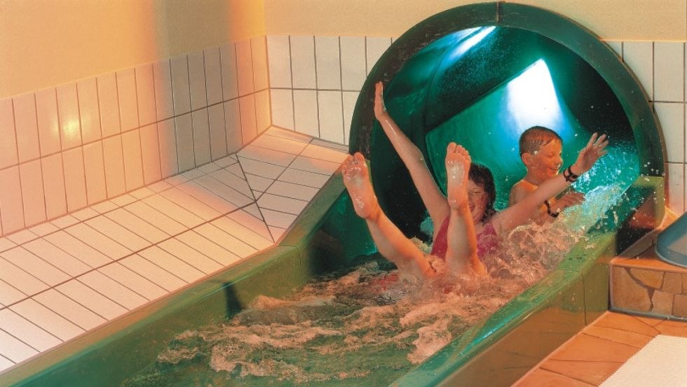 Plezier voor kinderen in de glijbaan, © Bodden-Therme