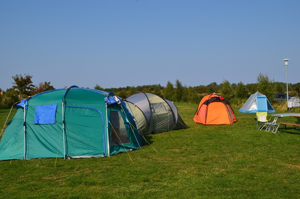 Ruimte voor tenten // © Campingplatz Leuchtturm Poel Ruimte voor tenten // © Campingplatz Leuchtturm Poel