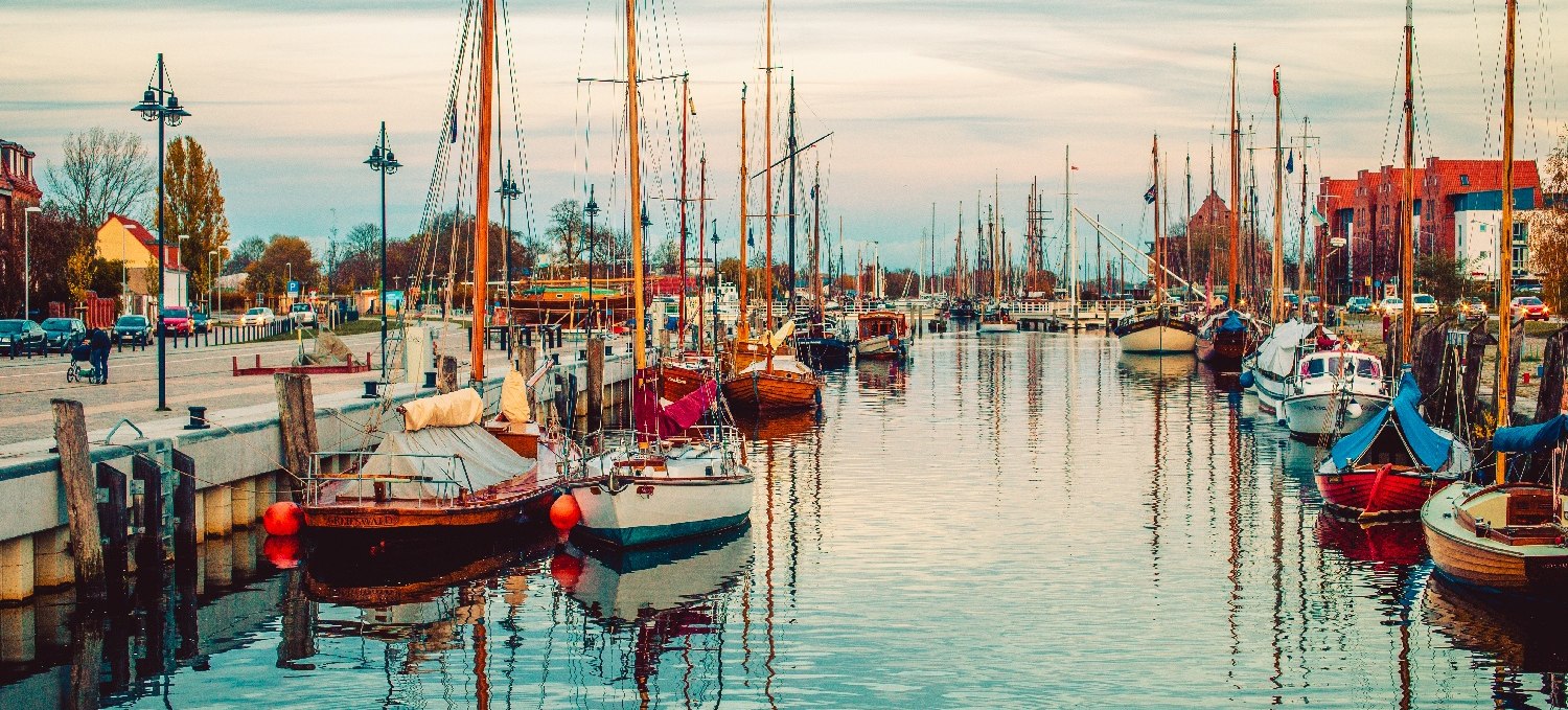 Z ponad 50 statkami, port muzealny w Greifswaldzie jest największym portem muzealnym w Niemczech., © Wally Pruß