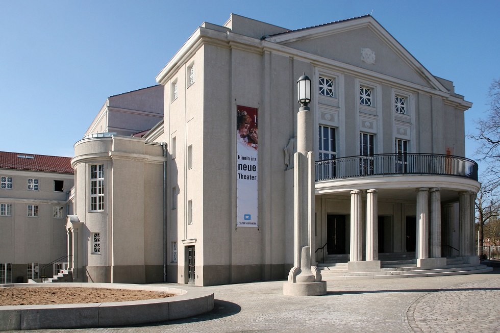 Das Stralsunder Theater kann auf eine lange Tradition zurück blicken. // © Tourismuszentrale Hansestadt Stralsund Das Stralsunder Theater kann auf eine lange Tradition zurück blicken. // © Tourismuszentrale Hansestadt Stralsund