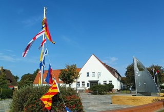 Forecourt and old school, © Archiv MHM Dranske