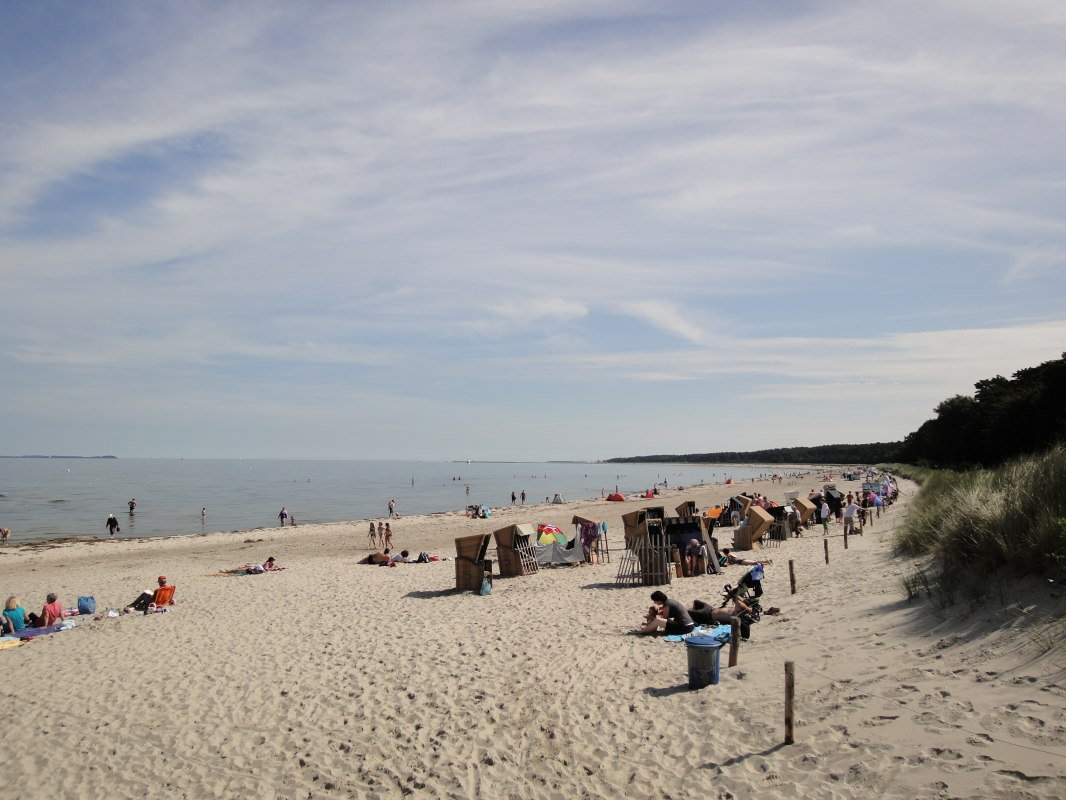Beach and beach chairs on the beach of the seaside resort of Lubmin // © TVV-Holzhüter Beach and beach chairs on the beach of the seaside resort of Lubmin // © TVV-Holzhüter