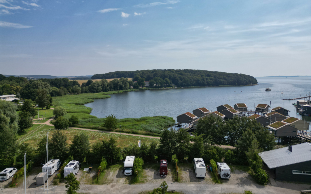 im-jaich motorhome site - with the camper right by the water, © Florian Melzer/im-jaich