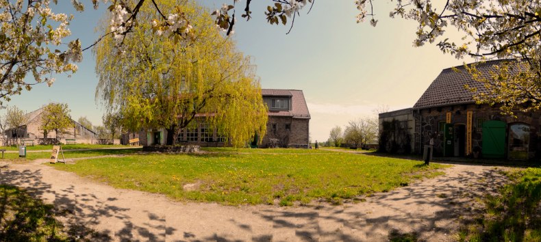 &copy; KUNSTHANDWERKERHOF THOMSDORF