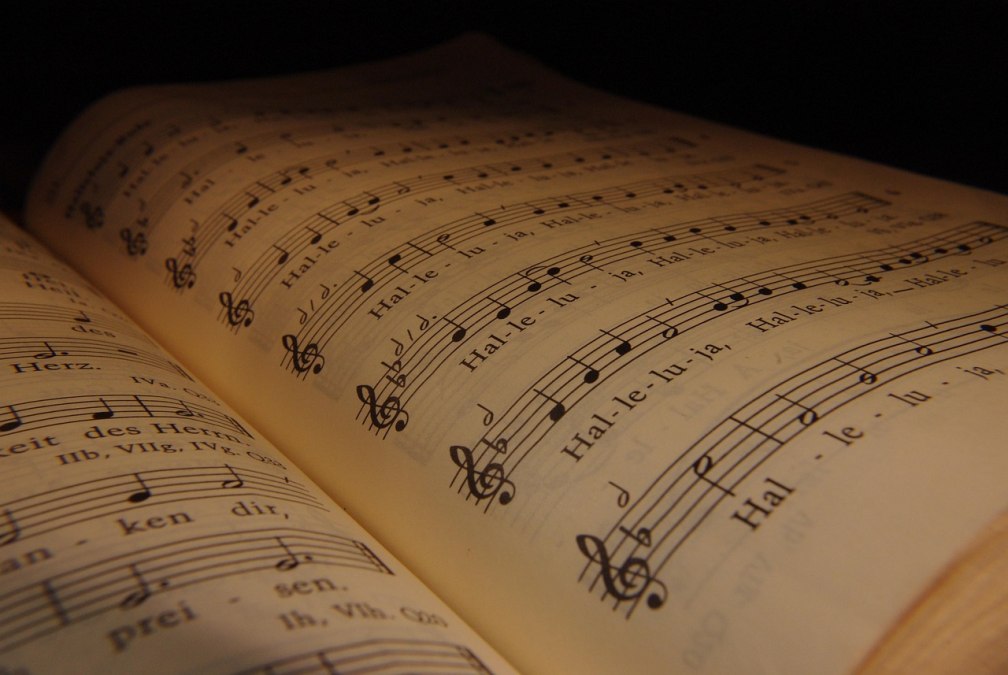 Hymnal, &copy; Claudia Wollesen &ndash; Pixabay