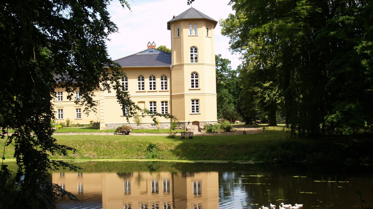 Dom wiejski Schloss Kölzow // © Landhaus Schloss Kölzow/Detlef von der Lühe Dom wiejski Schloss Kölzow // © Landhaus Schloss Kölzow/Detlef von der Lühe