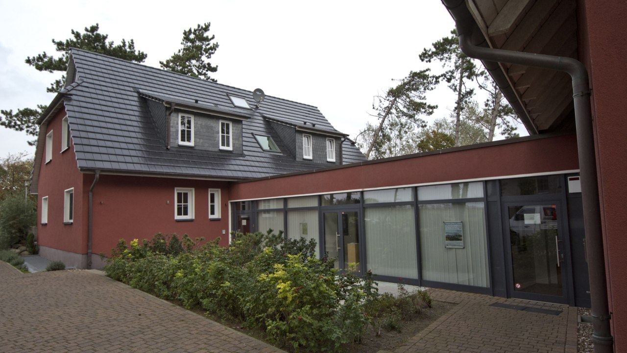 Kunsthaus aan de Schifferberg, © Kurverwaltung Ahrenshoop · Foto Thomas Kalweit Kunsthaus aan de Schifferberg, © Kurverwaltung Ahrenshoop · Foto Thomas Kalweit