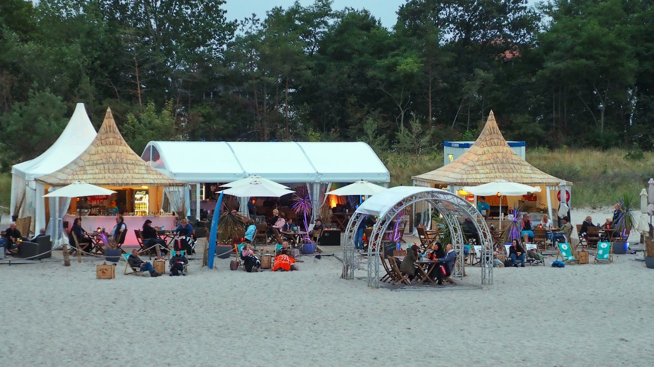 Zmierzch w salonie plażowym Boltenhagen, &copy; KV Boltenhagen