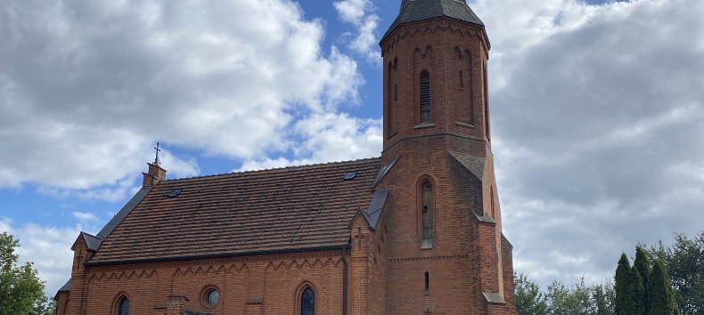 Kirche // &copy; Freundeskreis Dorfkirche Priborn