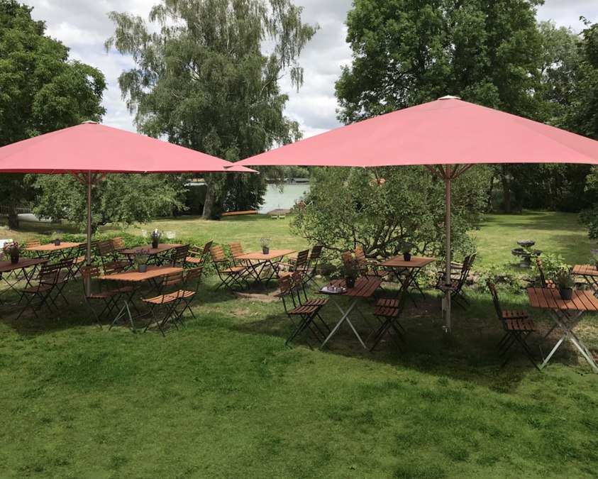 Taras nad jeziorem, © Ch. Bermes