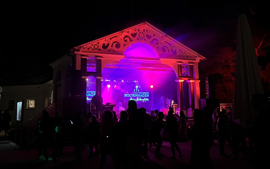 Kurpark stage, © Kurverwaltung Boltenhagen