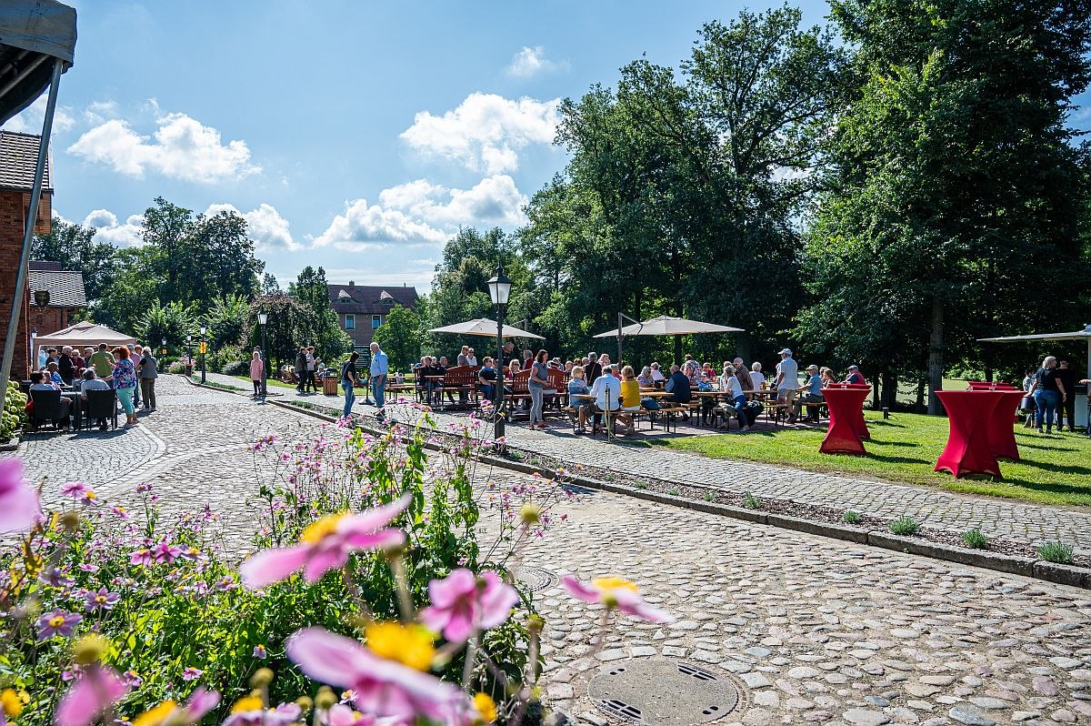 Distillery festival Gut Schwechow // &copy; Schwechower Obstbrennerei GmbH