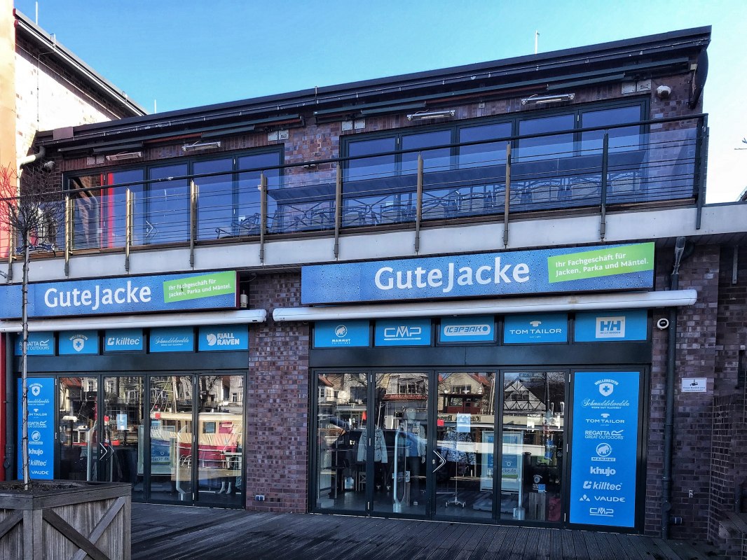 Widok sklepu z zewnątrz // &copy; Gisela Roppelt