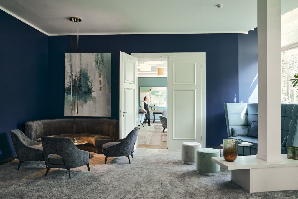 Po prostu zrelaksuj się w salonie, © Strandhotel Fischland