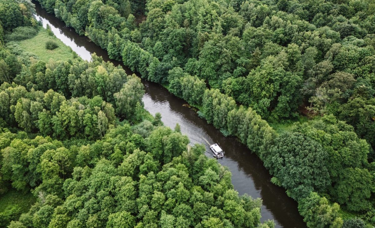 Met de woonboot op de Elde in de natuur, © TMV/Erik Gross