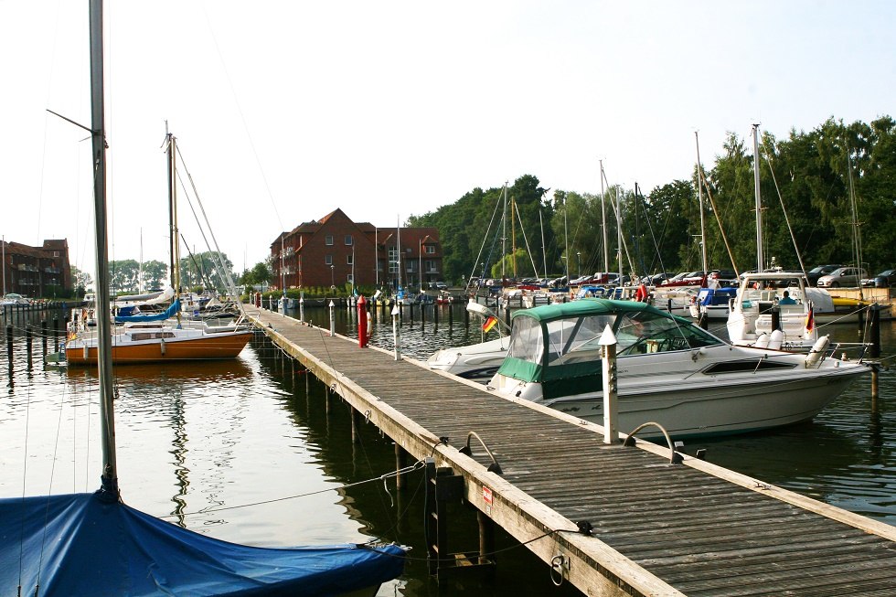 Ship dock in the lagoon city // &copy; Sabrina Wittkopf-Schade