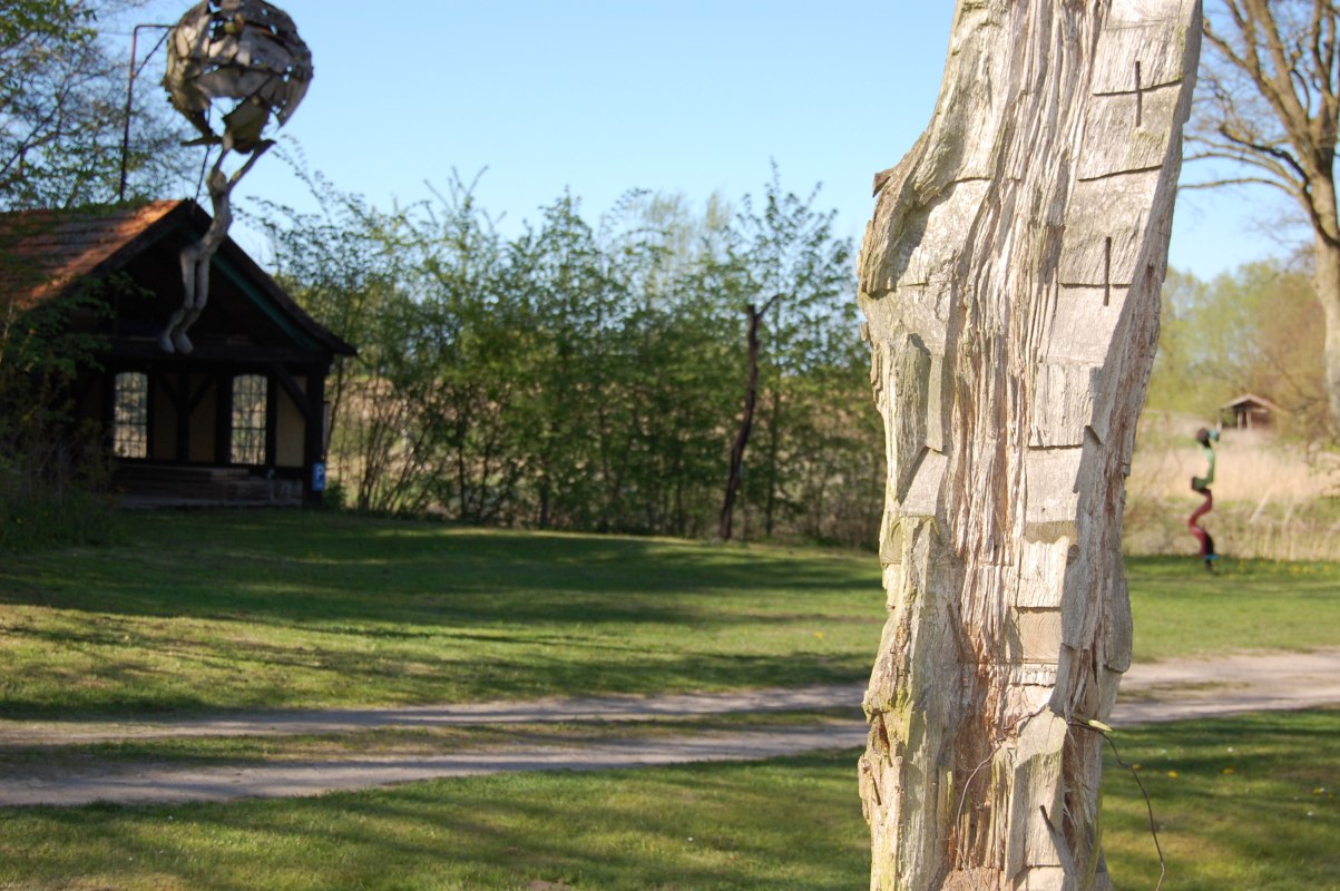 Sculpture garden Rhythmusreich in the old water mill M&uuml;ggenwalde, &copy; Rhythmusreich / Thomas Reich