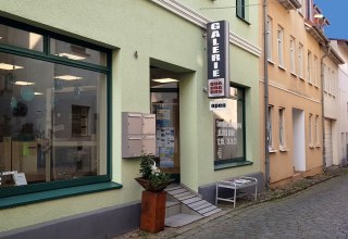 Au&szlig;enansicht der Galerie Quadrados // &copy; Heidrun Klimmey