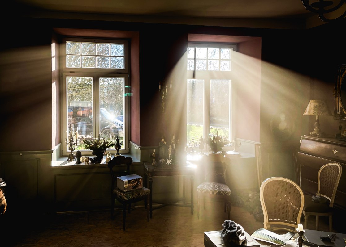 Hoe uitnodigend: vakantiewoning in landhuis Madsow met zonnestralen, &copy; Gutshaus Madsow / Familie Schapp