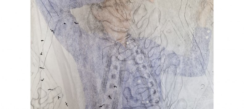 Kunstenaar, grafiet, tusche, inkt, garen achter en op transparante stof, 2025 // © Karen Kunkel Kunstenaar, grafiet, tusche, inkt, garen achter en op transparante stof, 2025 // © Karen Kunkel