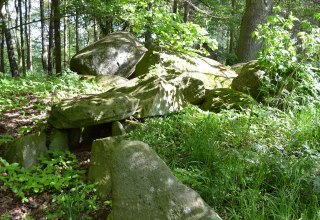 Seitlich erhaltender Gang zur Hauptkammer. // &copy; Lutz Werner