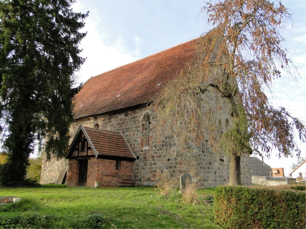 Church in Cantnitz // &copy; von Niteshift (Diskussion) (photo taken by myself) [CC-BY-SA-3.0 (http://creativecommons.org/licenses/by-sa/3.0)], via Wikimedia Commons