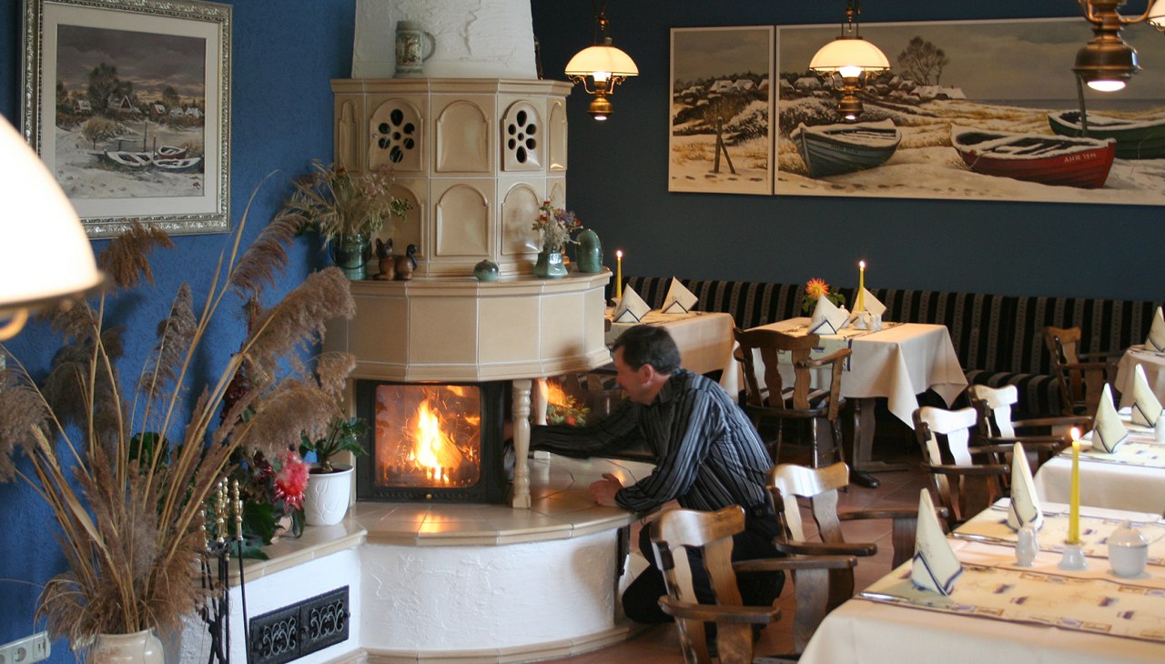 Gezellige uurtjes bij de open haard betoveren aan het einde van een koude winterdag, © Robert Niche Gezellige uurtjes bij de open haard betoveren aan het einde van een koude winterdag, © Robert Niche