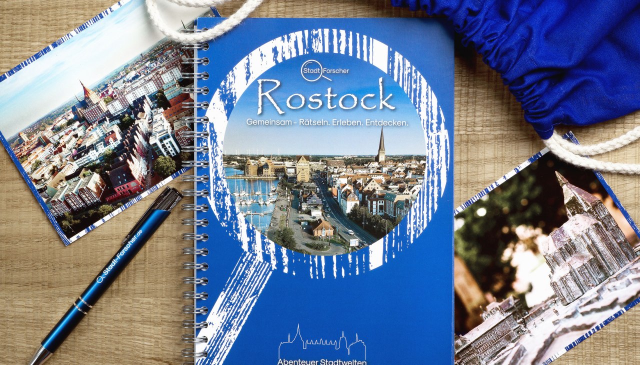 With the "city explorer" on a scavenger hunt through Rostock, © Juliane Leitert With the "city explorer" on a scavenger hunt through Rostock, © Juliane Leitert